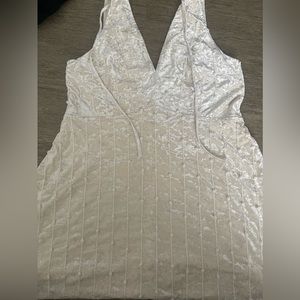 BRAND NEW/ NEVER WORN ARULA DRESS!